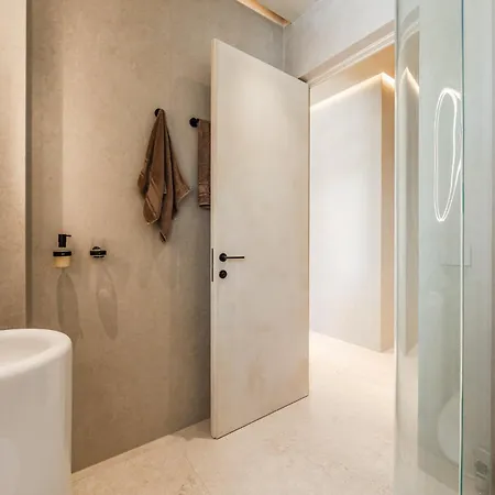 Coastal Luxury Ionian Views & Parking By Pikhost Dhërmi